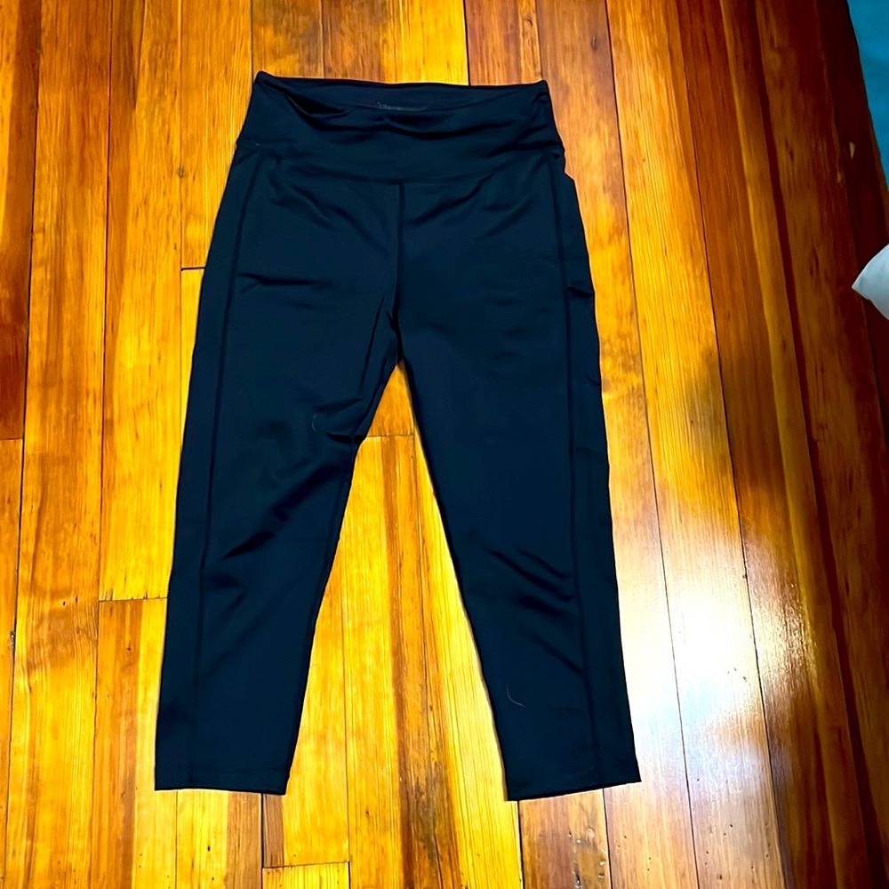 Orangetheory 🍊 leggings. Size M